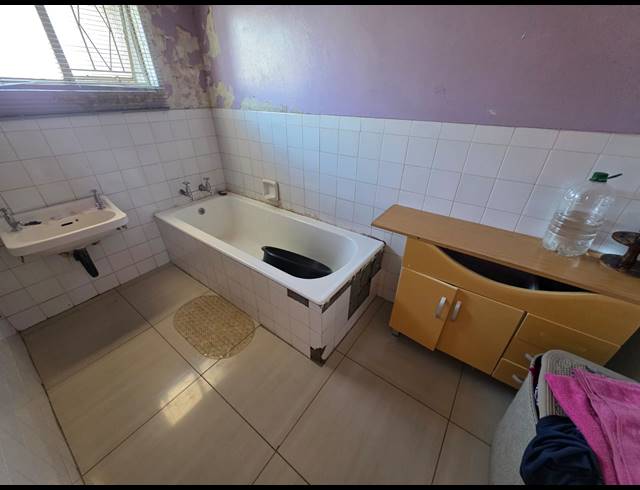 4 BEDROOM HOUSE FOR SALE IN SASOLBURG EXT 2
